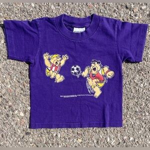 Flintstones Fred Barney Soccer 1994 Hanna Barbera Gildan T-Shirt Youth (S /4)